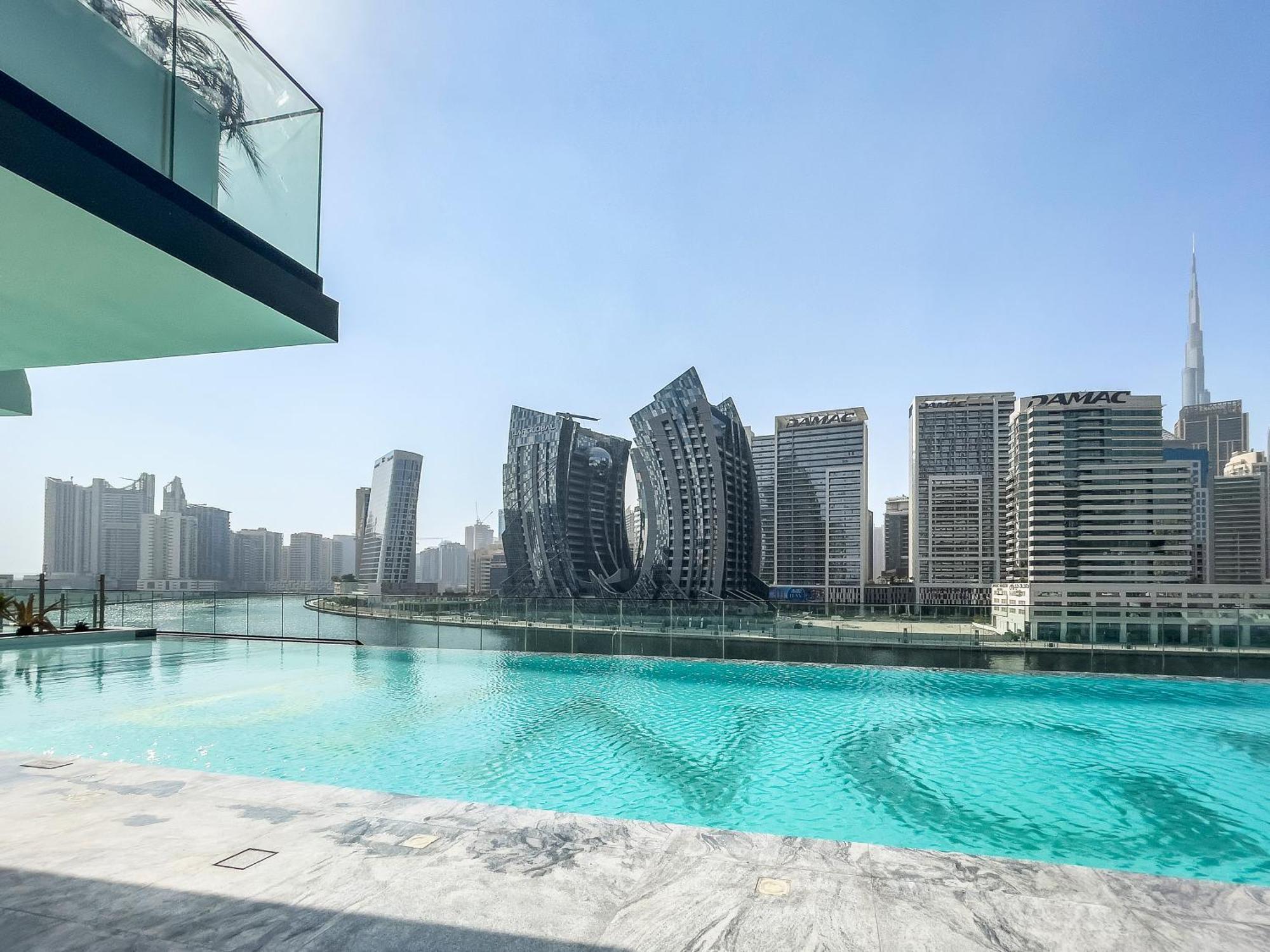 Furnished Apartment Binghatti Canal - Burj Khalifa View, Дубай Екстериор снимка